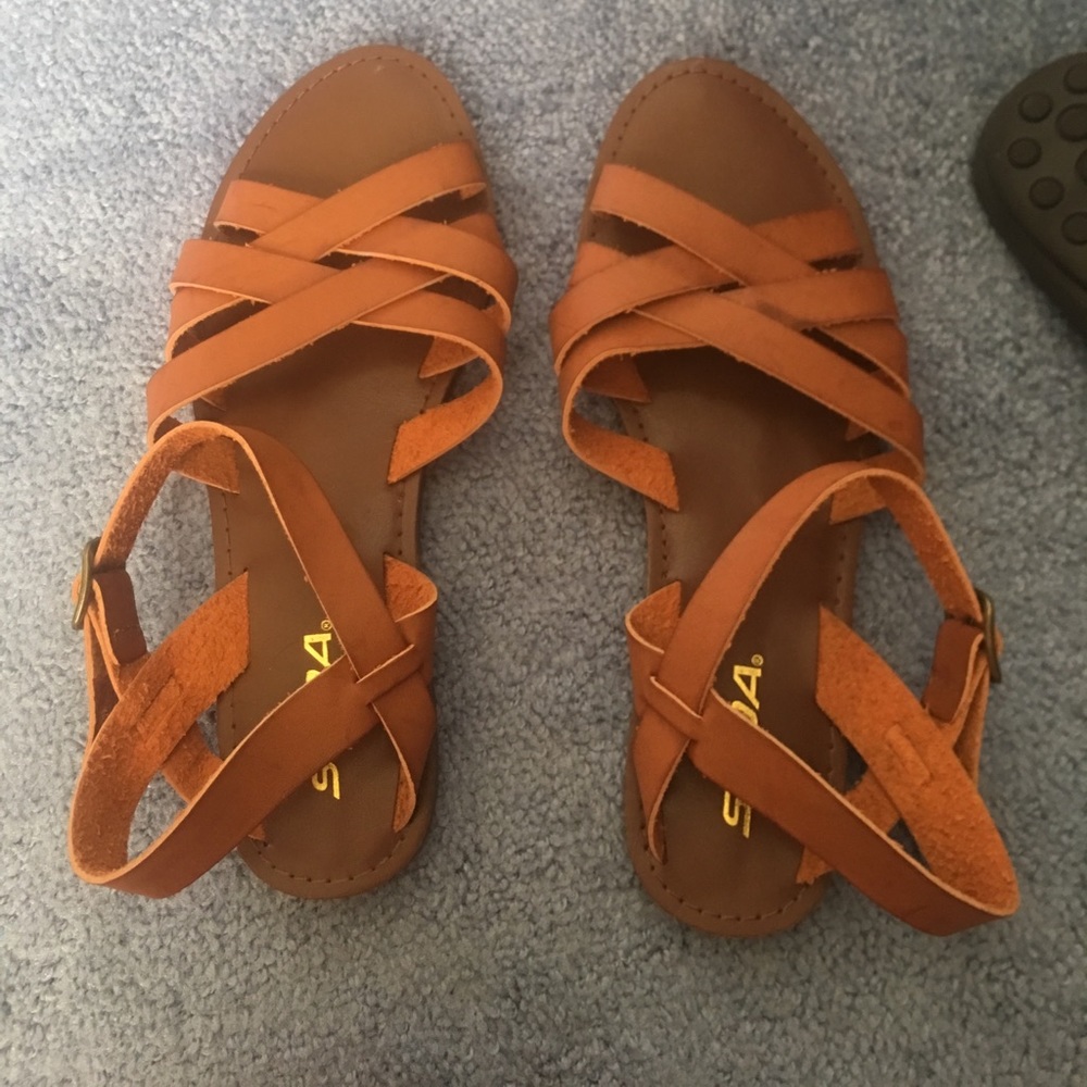 Soda Sandal size 8.5